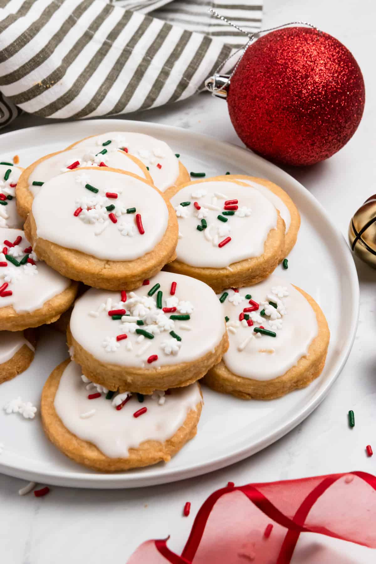 Christmas Shortbread Cookies | Lemons + Zest