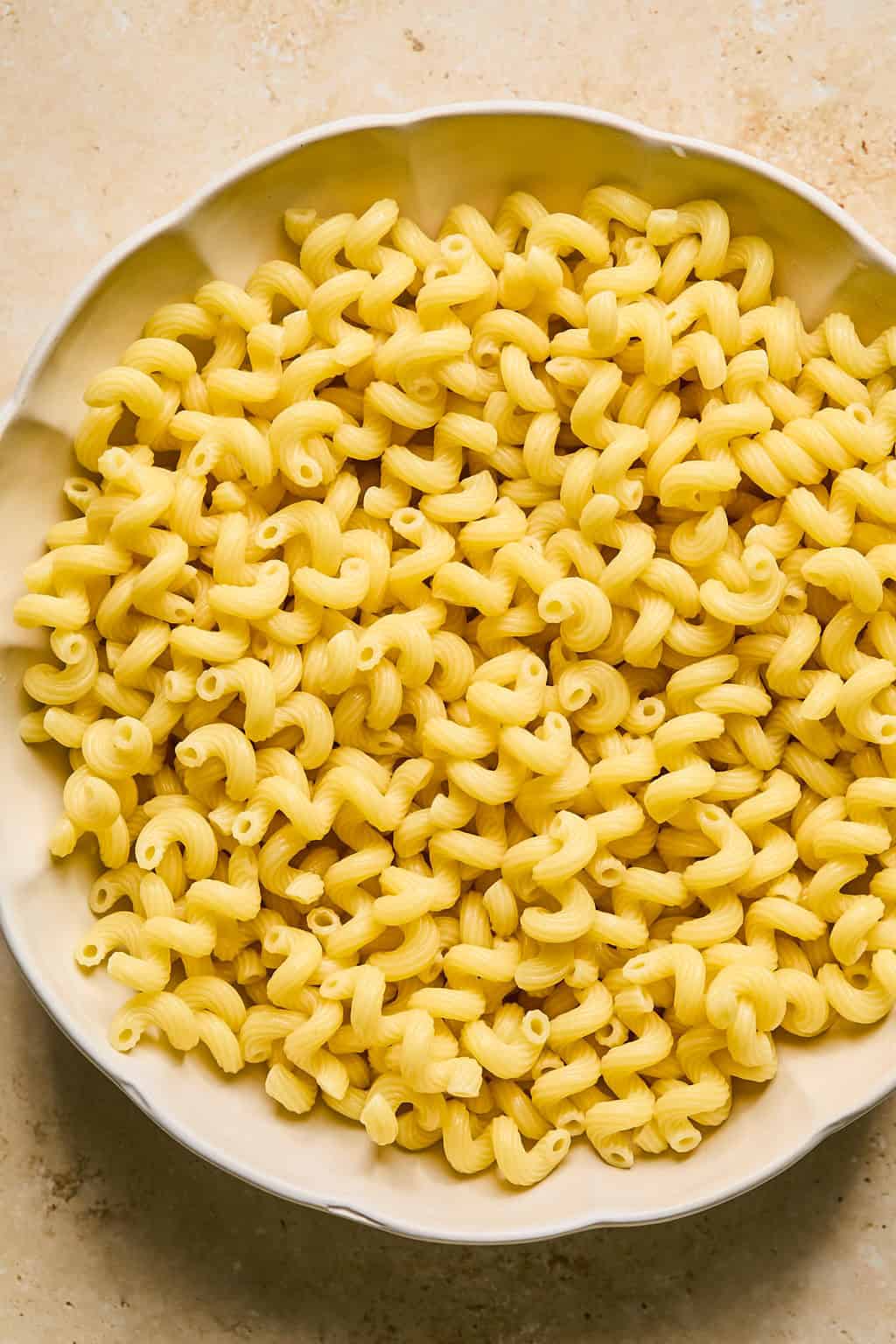 Cooked pasta in bowl.