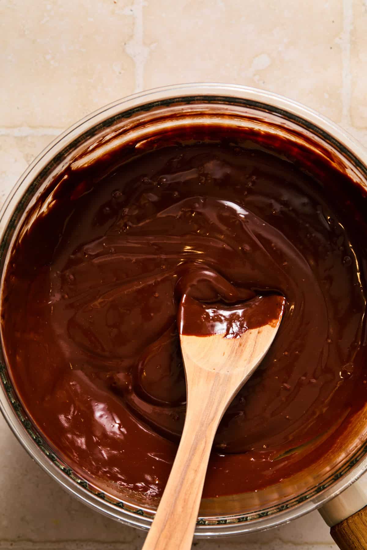 Vodka, espresso powder and Kahlua mixed into chocolate ganache.
